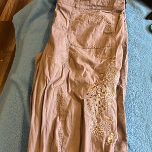 Knee capri gold embroidery beautiful summer pants very comfortable